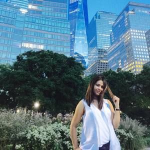 Meet your Posher, Iris